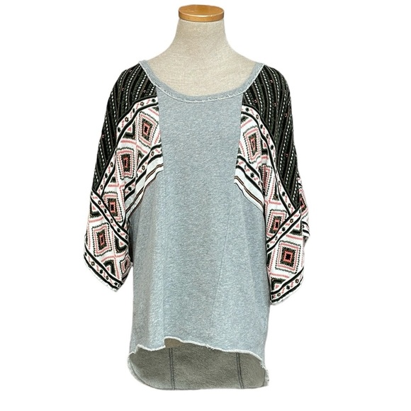 Free People Tops - Free People Sweater Women's Medium Grey Green Short Sleeve Top Geometric